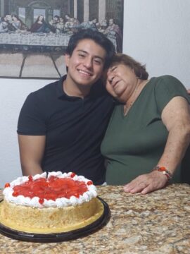 Imágenes para rendir homenaje a persona finada, estas pueden variar en su contenido.