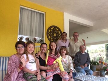 Imágenes para rendir homenaje a persona finada, estas pueden variar en su contenido.