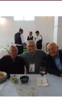 Imágenes para rendir homenaje a persona finada, estas pueden variar en su contenido.