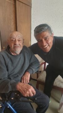 Imágenes para rendir homenaje a persona finada, estas pueden variar en su contenido.