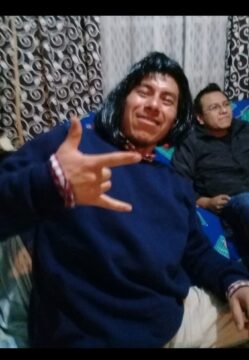 Imágenes para rendir homenaje a persona finada, estas pueden variar en su contenido.