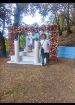 Imágenes para rendir homenaje a persona finada, estas pueden variar en su contenido.
