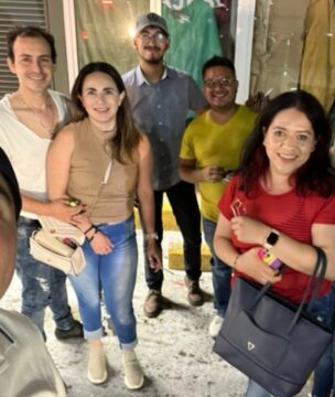 Imágenes para rendir homenaje a persona finada, estas pueden variar en su contenido.