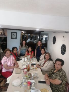 Imágenes para rendir homenaje a persona finada, estas pueden variar en su contenido.