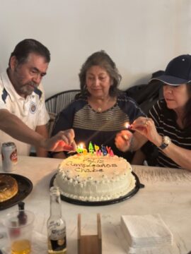 Imágenes para rendir homenaje a persona finada, estas pueden variar en su contenido.