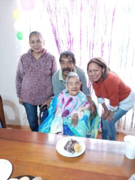 Imágenes para rendir homenaje a persona finada, estas pueden variar en su contenido.