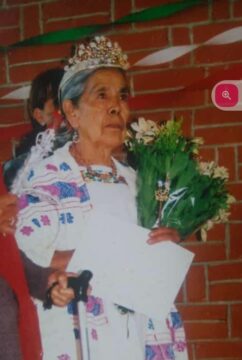 Imágenes para rendir homenaje a persona finada, estas pueden variar en su contenido.