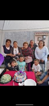 Imágenes para rendir homenaje a persona finada, estas pueden variar en su contenido.