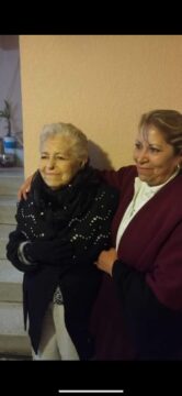Imágenes para rendir homenaje a persona finada, estas pueden variar en su contenido.