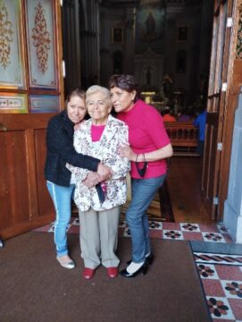 Imágenes para rendir homenaje a persona finada, estas pueden variar en su contenido.