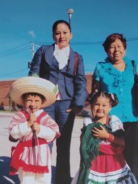Imágenes para rendir homenaje a persona finada, estas pueden variar en su contenido.