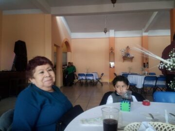 Imágenes para rendir homenaje a persona finada, estas pueden variar en su contenido.