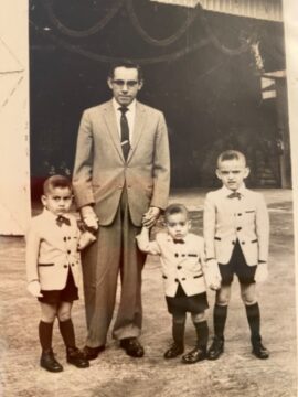 Imágenes para rendir homenaje a persona finada, estas pueden variar en su contenido.