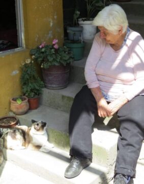 Imágenes para rendir homenaje a persona finada, estas pueden variar en su contenido.