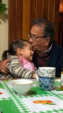 Imágenes para rendir homenaje a persona finada, estas pueden variar en su contenido.