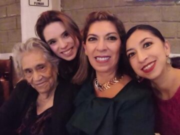 Imágenes para rendir homenaje a persona finada, estas pueden variar en su contenido.