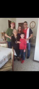 Imágenes para rendir homenaje a persona finada, estas pueden variar en su contenido.