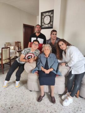 Imágenes para rendir homenaje a persona finada, estas pueden variar en su contenido.