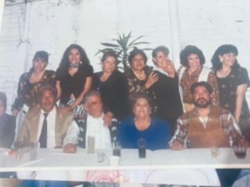 Imágenes para rendir homenaje a persona finada, estas pueden variar en su contenido.
