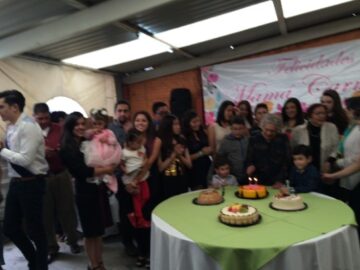 Imágenes para rendir homenaje a persona finada, estas pueden variar en su contenido.