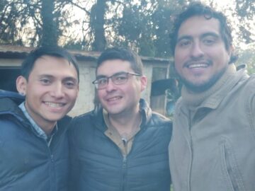 Imágenes para rendir homenaje a persona finada, estas pueden variar en su contenido.