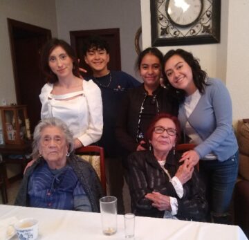 Imágenes para rendir homenaje a persona finada, estas pueden variar en su contenido.