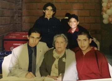 Imágenes para rendir homenaje a persona finada, estas pueden variar en su contenido.