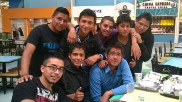 Imágenes para rendir homenaje a persona finada, estas pueden variar en su contenido.