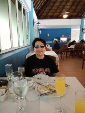 Imágenes para rendir homenaje a persona finada, estas pueden variar en su contenido.