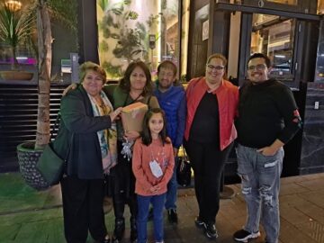 Imágenes para rendir homenaje a persona finada, estas pueden variar en su contenido.