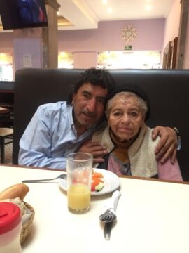 Imágenes para rendir homenaje a persona finada, estas pueden variar en su contenido.