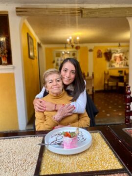 Imágenes para rendir homenaje a persona finada, estas pueden variar en su contenido.