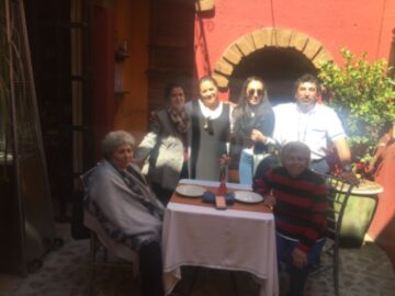 Imágenes para rendir homenaje a persona finada, estas pueden variar en su contenido.