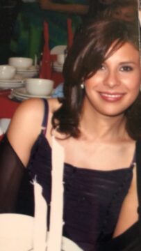 Imágenes para rendir homenaje a persona finada, estas pueden variar en su contenido.