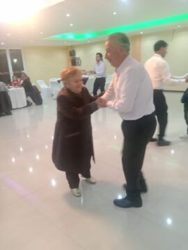 Imágenes para rendir homenaje a persona finada, estas pueden variar en su contenido.