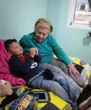Imágenes para rendir homenaje a persona finada, estas pueden variar en su contenido.