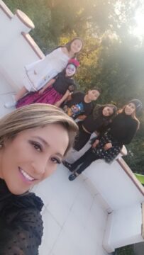 Imágenes para rendir homenaje a persona finada, estas pueden variar en su contenido.