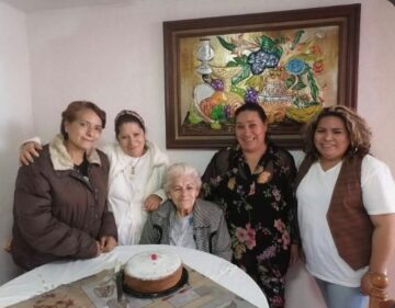 Imágenes para rendir homenaje a persona finada, estas pueden variar en su contenido.