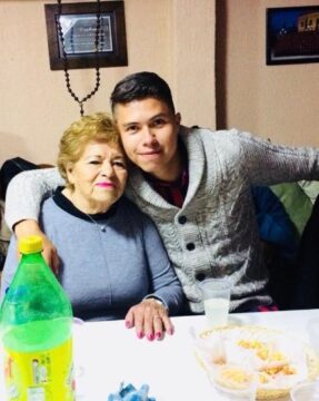 Imágenes para rendir homenaje a persona finada, estas pueden variar en su contenido.