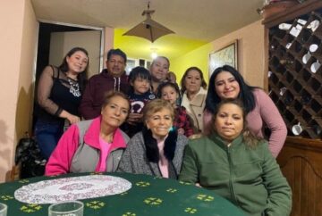 Imágenes para rendir homenaje a persona finada, estas pueden variar en su contenido.