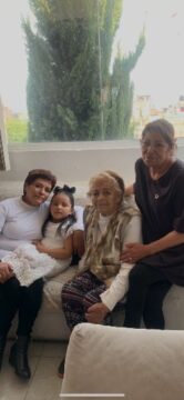 Imágenes para rendir homenaje a persona finada, estas pueden variar en su contenido.
