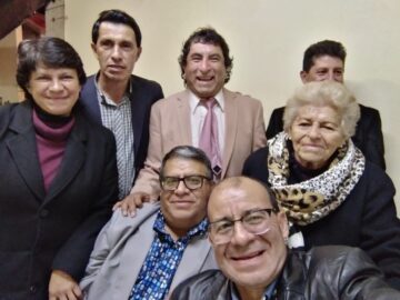 Imágenes para rendir homenaje a persona finada, estas pueden variar en su contenido.