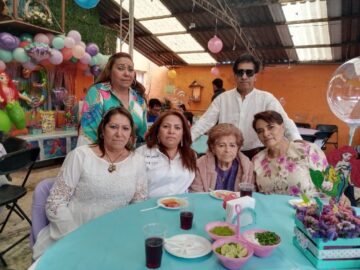Imágenes para rendir homenaje a persona finada, estas pueden variar en su contenido.