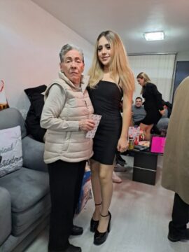 Imágenes para rendir homenaje a persona finada, estas pueden variar en su contenido.