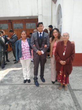 Imágenes para rendir homenaje a persona finada, estas pueden variar en su contenido.