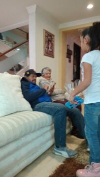 Imágenes para rendir homenaje a persona finada, estas pueden variar en su contenido.