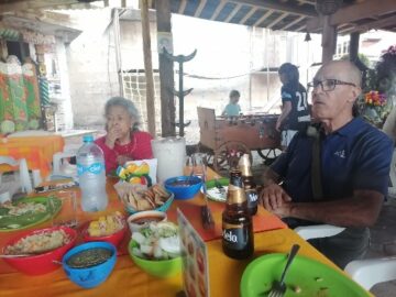 Imágenes para rendir homenaje a persona finada, estas pueden variar en su contenido.