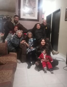 Imágenes para rendir homenaje a persona finada, estas pueden variar en su contenido.