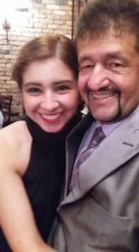 Imágenes para rendir homenaje a persona finada, estas pueden variar en su contenido.