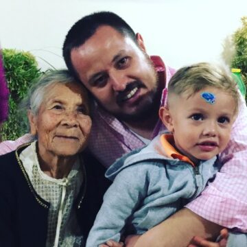 Imágenes para rendir homenaje a persona finada, estas pueden variar en su contenido.